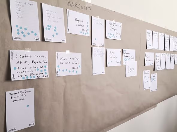 Bild von einer Pinwand vom Hyvä Camp