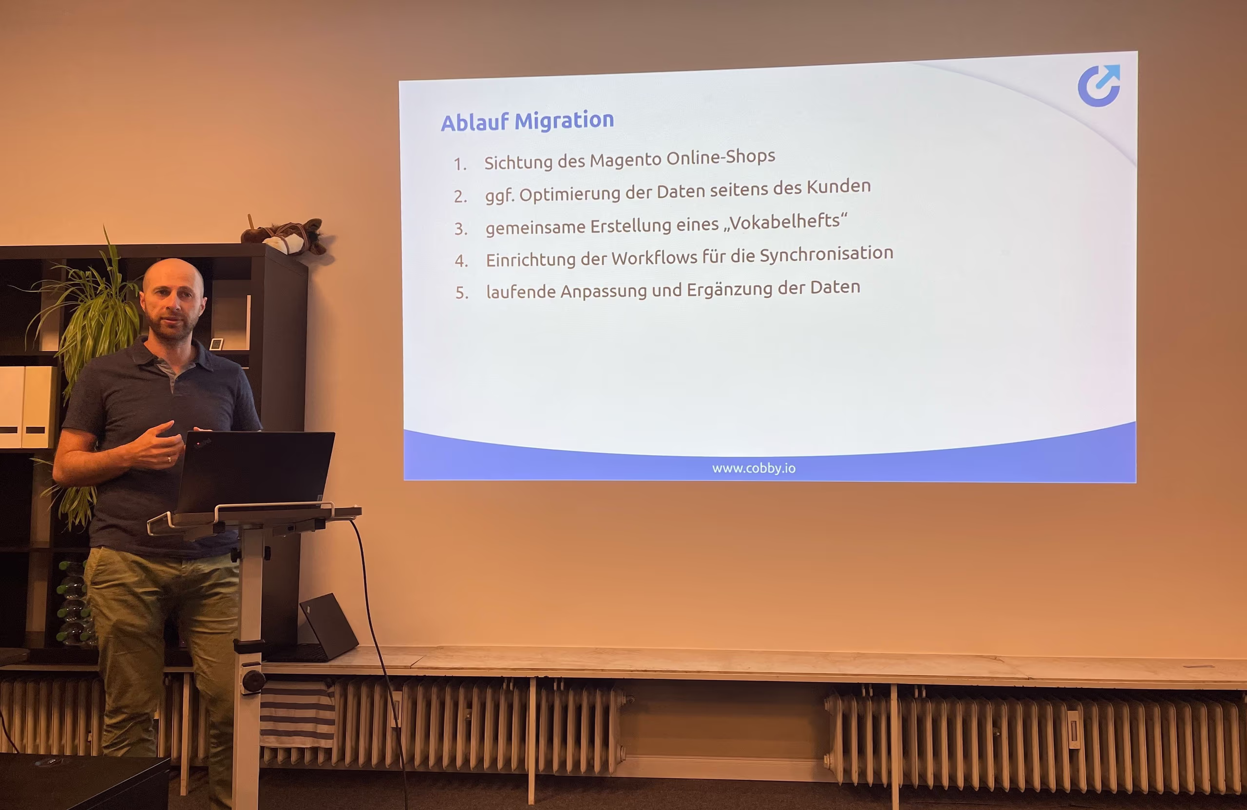 Dima Janzen zeigt den Fahrplan für eine gelungene Datenmigration.