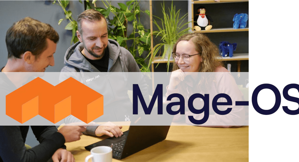 Bild von Marius, Christian und Ina, die auf einen Laptop schauen. Drüber ist das Logo von Mage-OS zu sehen. 